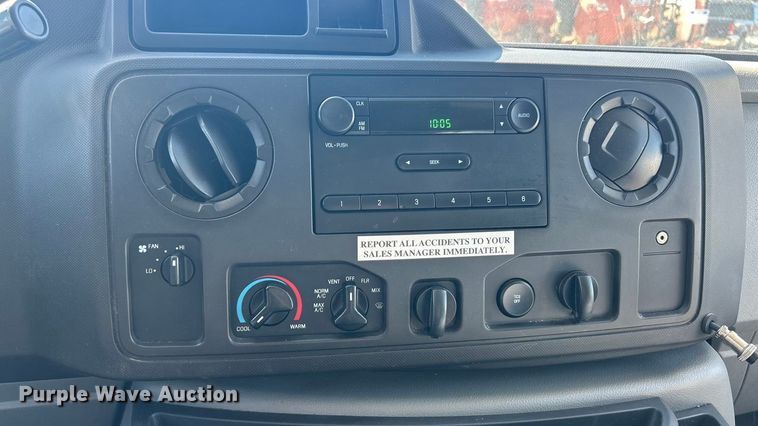 image for item ET3387 2018 Ford E450 Super Duty refrigerated delivery truck