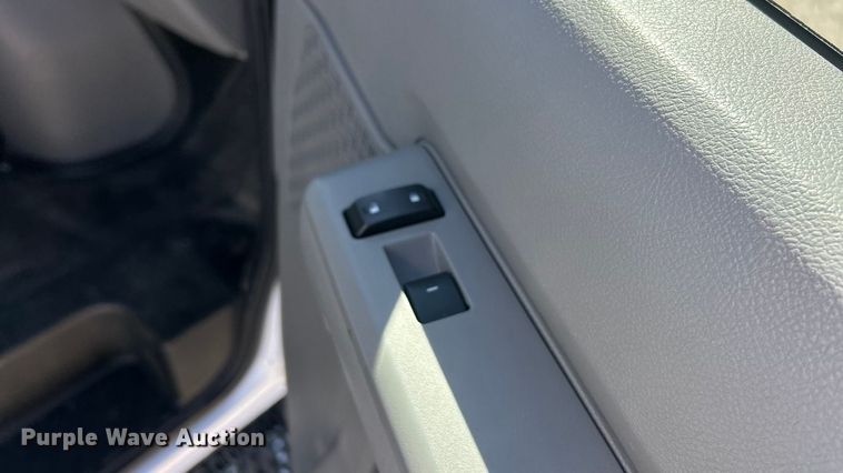 image for item ET3387 2018 Ford E450 Super Duty refrigerated delivery truck