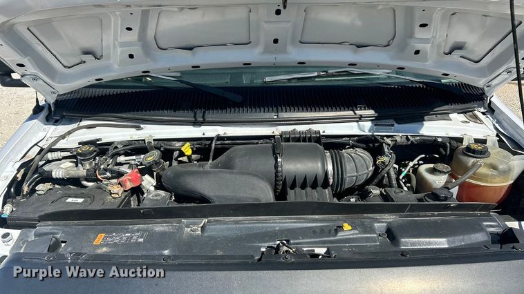 image for item ET3387 2018 Ford E450 Super Duty refrigerated delivery truck