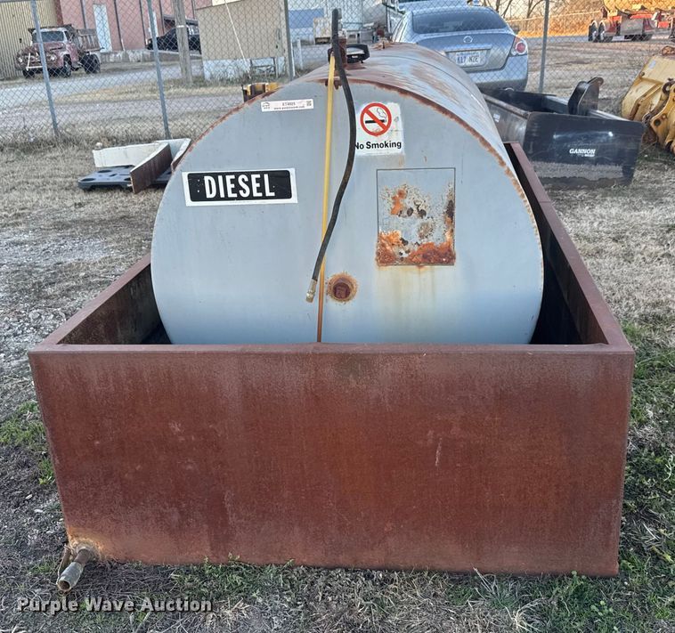 image for item ET4025 Fuel tank with containment