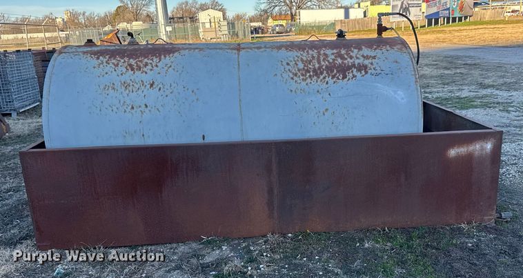 image for item ET4025 Fuel tank with containment