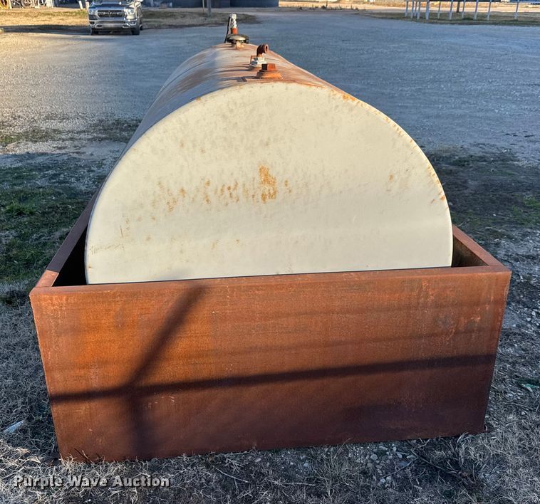 image for item ET4025 Fuel tank with containment