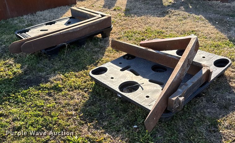 image for item ET4031 (2) sets of forks