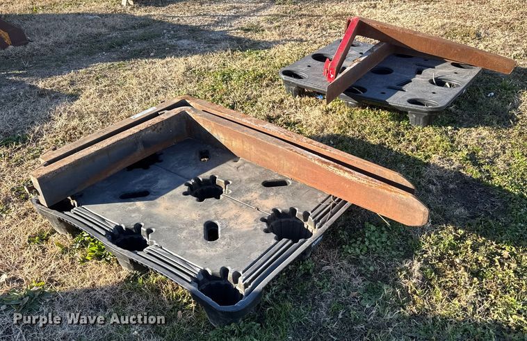 image for item ET4031 (2) sets of forks