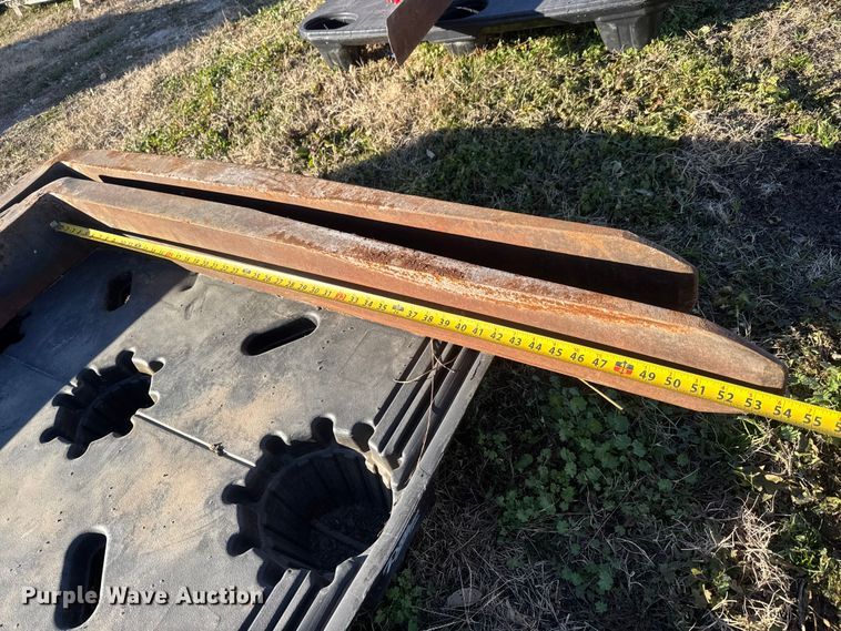 image for item ET4031 (2) sets of forks