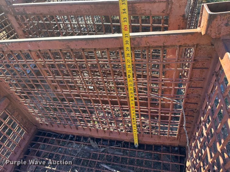 image for item ET4032 (7) metal bins