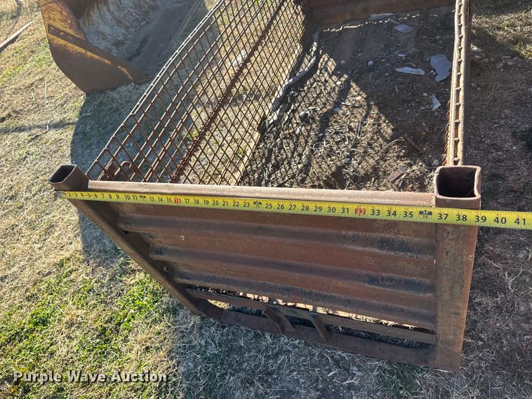 image for item ET4032 (7) metal bins