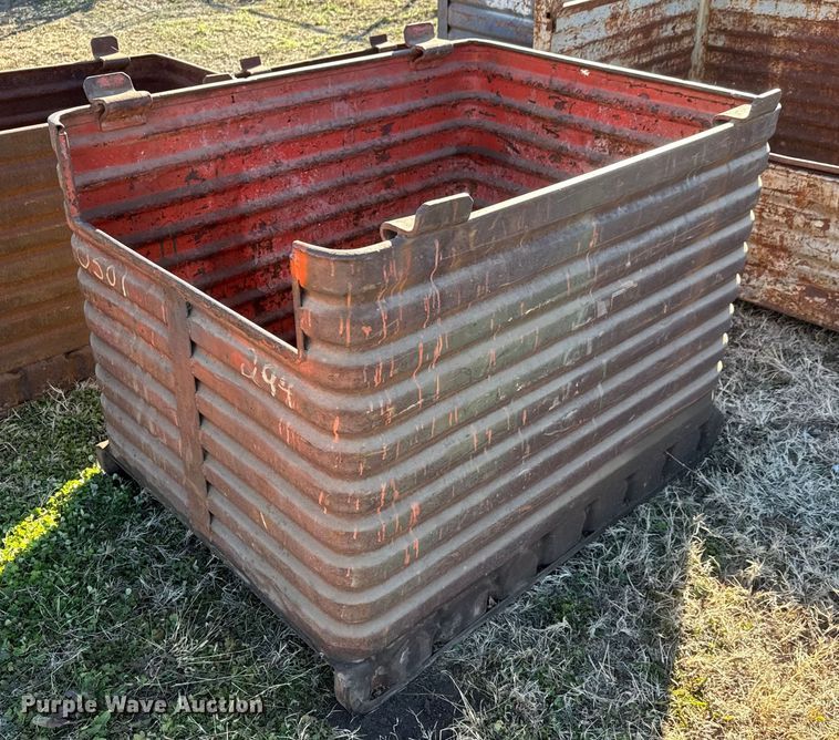 image for item ET4033 (9) metal bins