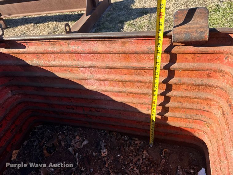 image for item ET4033 (9) metal bins