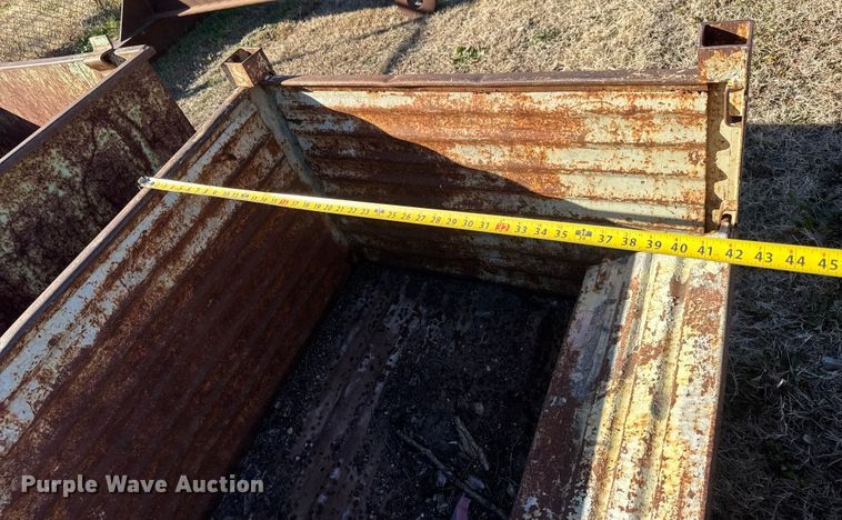 image for item ET4033 (9) metal bins