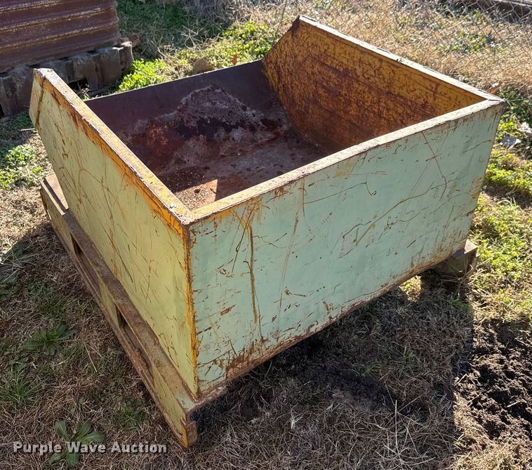 image for item ET4033 (9) metal bins