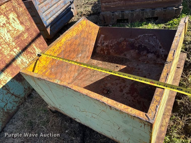 image for item ET4033 (9) metal bins