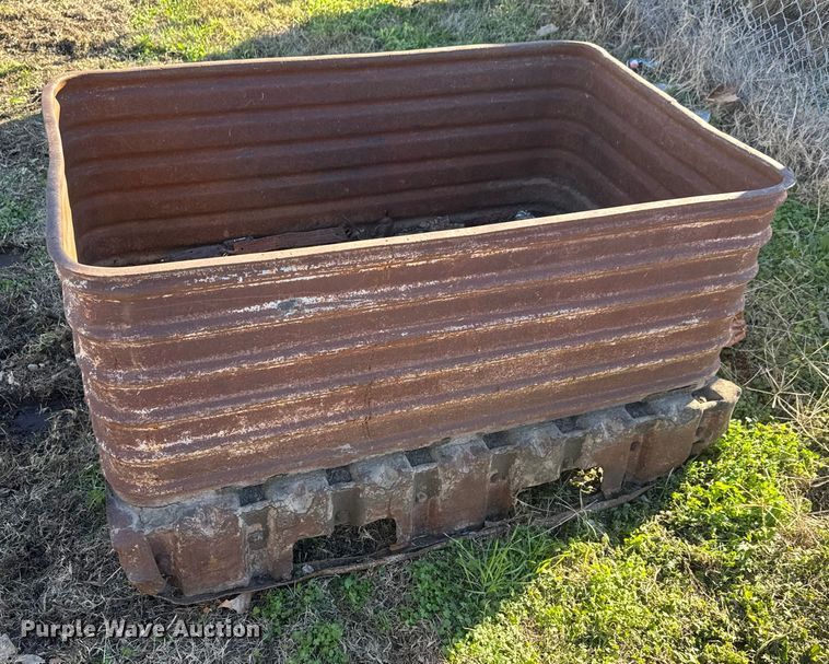 image for item ET4033 (9) metal bins