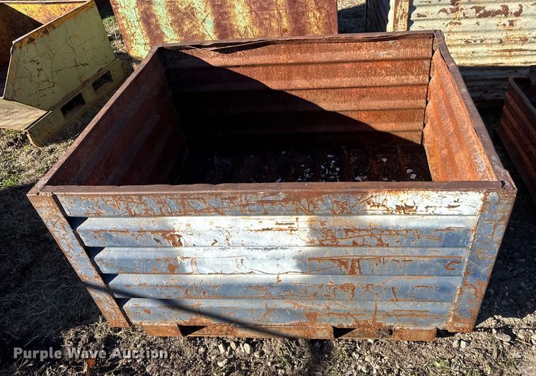 image for item ET4033 (9) metal bins