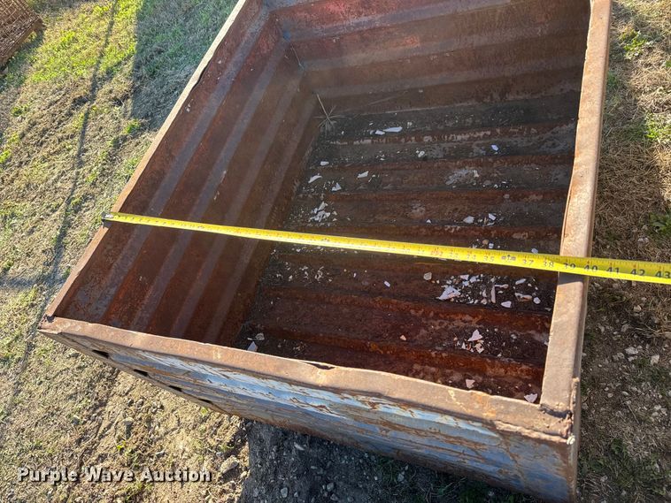 image for item ET4033 (9) metal bins