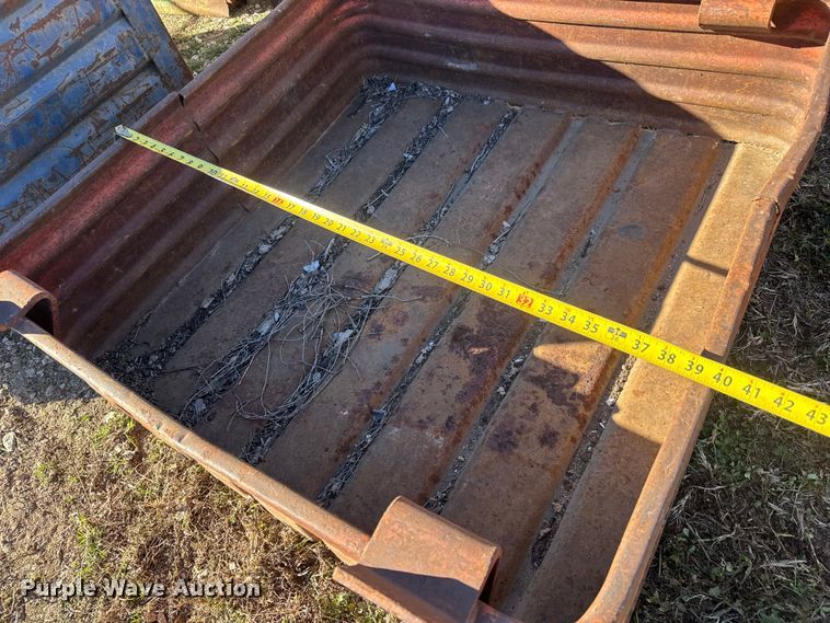 image for item ET4033 (9) metal bins