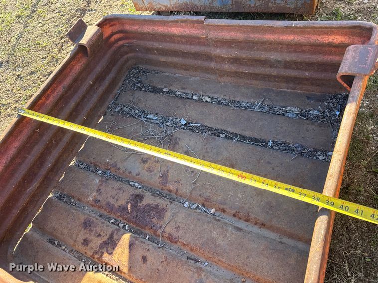 image for item ET4033 (9) metal bins