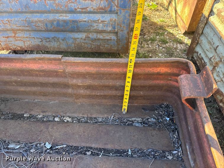 image for item ET4033 (9) metal bins