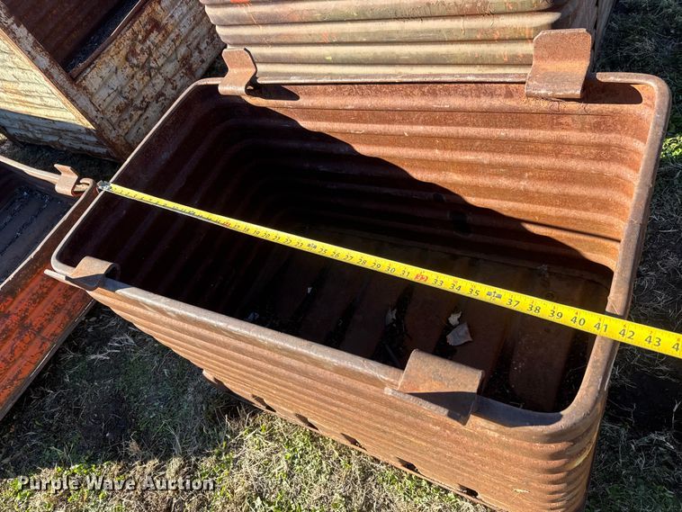 image for item ET4033 (9) metal bins