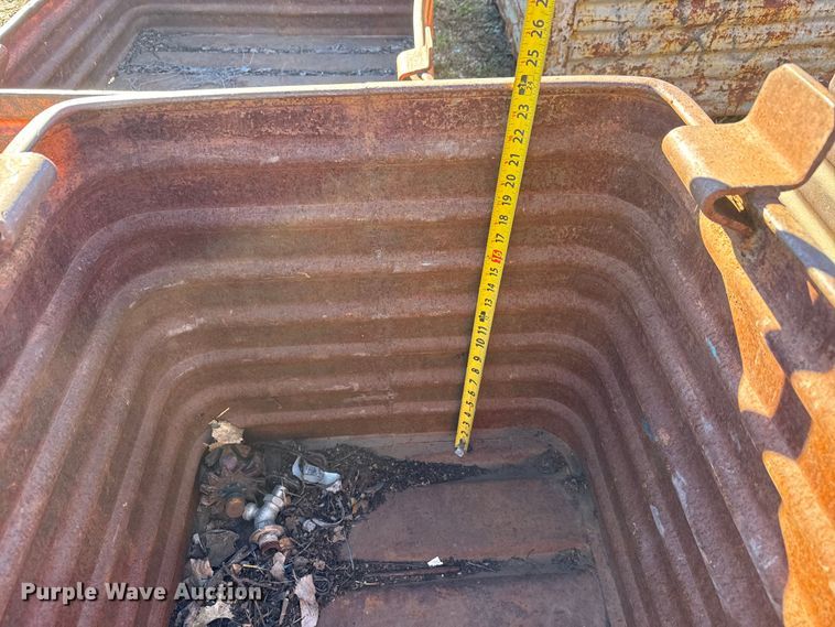 image for item ET4033 (9) metal bins