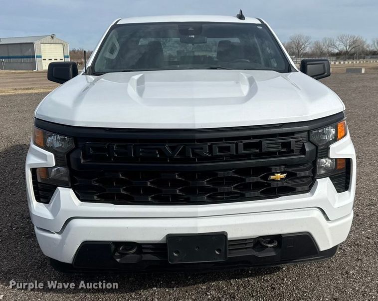 image for item ET4053 2022 Chevrolet Silverado 1500 Crew Cab pickup truck