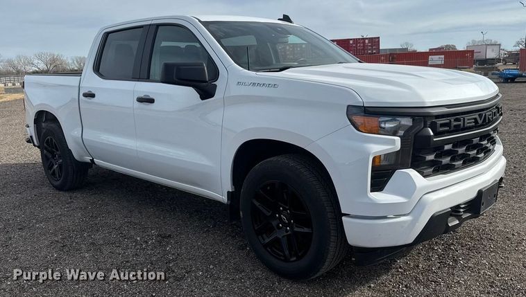 image for item ET4053 2022 Chevrolet Silverado 1500 Crew Cab pickup truck