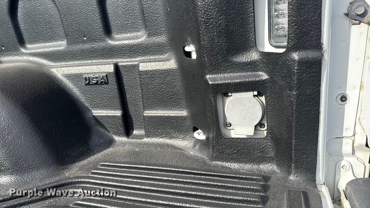 image for item ET4053 2022 Chevrolet Silverado 1500 Crew Cab pickup truck