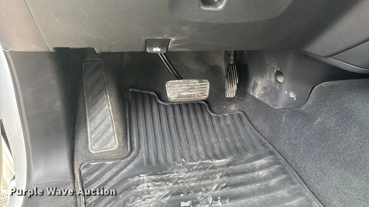 image for item ET4053 2022 Chevrolet Silverado 1500 Crew Cab pickup truck