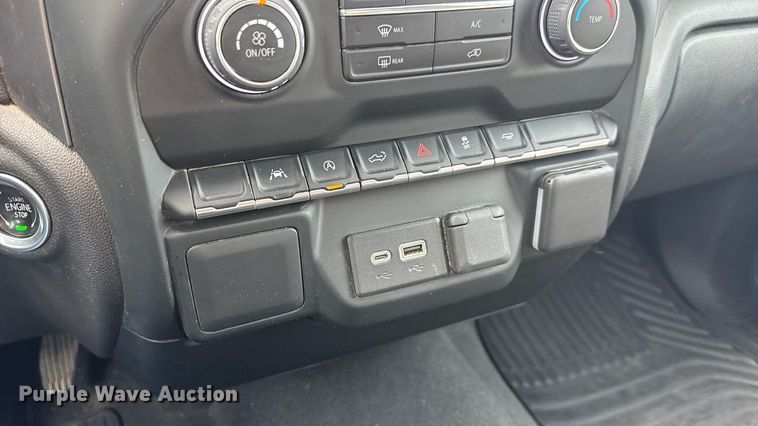 image for item ET4053 2022 Chevrolet Silverado 1500 Crew Cab pickup truck