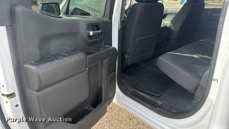 image for item ET4053 2022 Chevrolet Silverado 1500 Crew Cab pickup truck