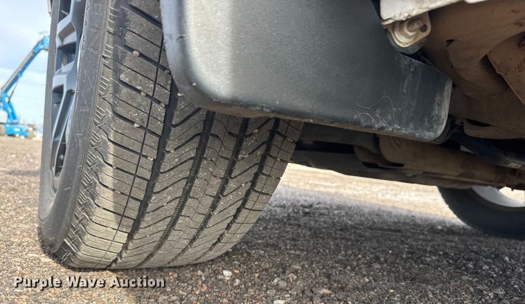 image for item ET4053 2022 Chevrolet Silverado 1500 Crew Cab pickup truck