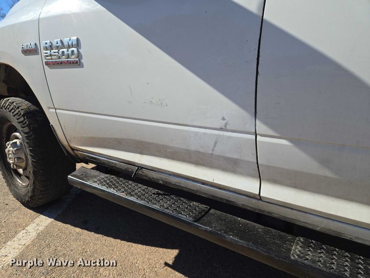 image for item ET5285 2013 RAM 2500 Crew Cab pickup truck