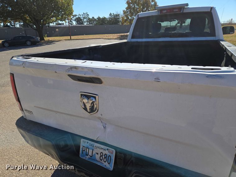 image for item ET5285 2013 RAM 2500 Crew Cab pickup truck