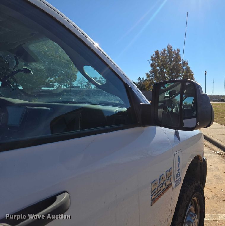 image for item ET5285 2013 RAM 2500 Crew Cab pickup truck