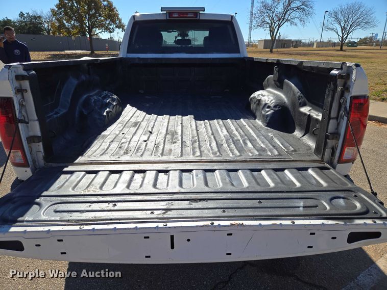 image for item ET5285 2013 RAM 2500 Crew Cab pickup truck