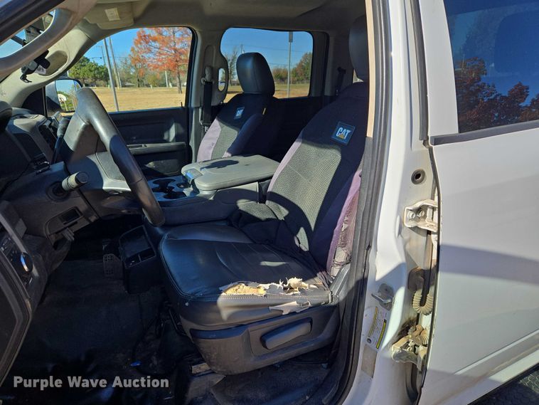 image for item ET5285 2013 RAM 2500 Crew Cab pickup truck