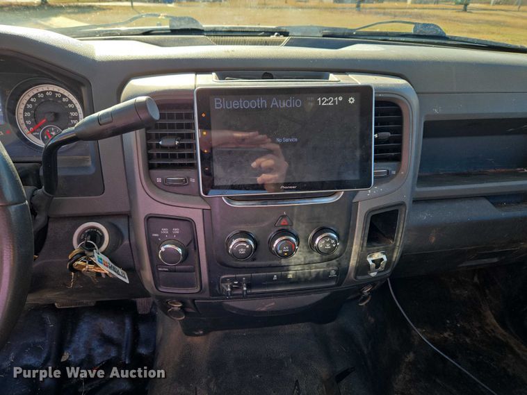 image for item ET5285 2013 RAM 2500 Crew Cab pickup truck