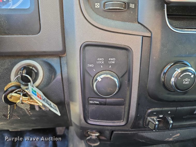 image for item ET5285 2013 RAM 2500 Crew Cab pickup truck