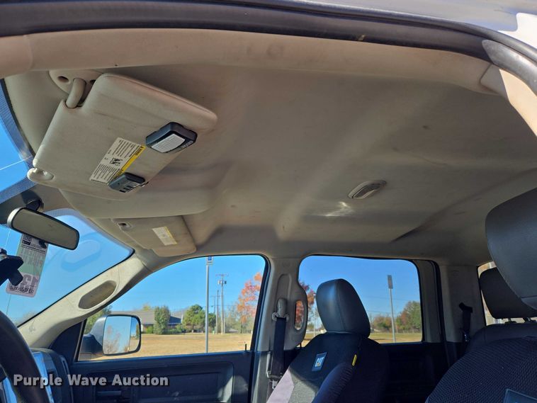 image for item ET5285 2013 RAM 2500 Crew Cab pickup truck