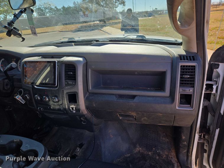 image for item ET5285 2013 RAM 2500 Crew Cab pickup truck