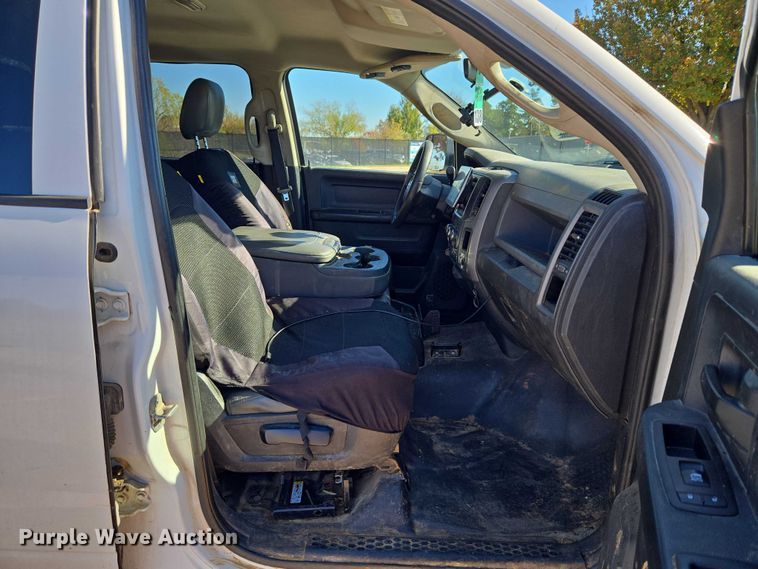 image for item ET5285 2013 RAM 2500 Crew Cab pickup truck