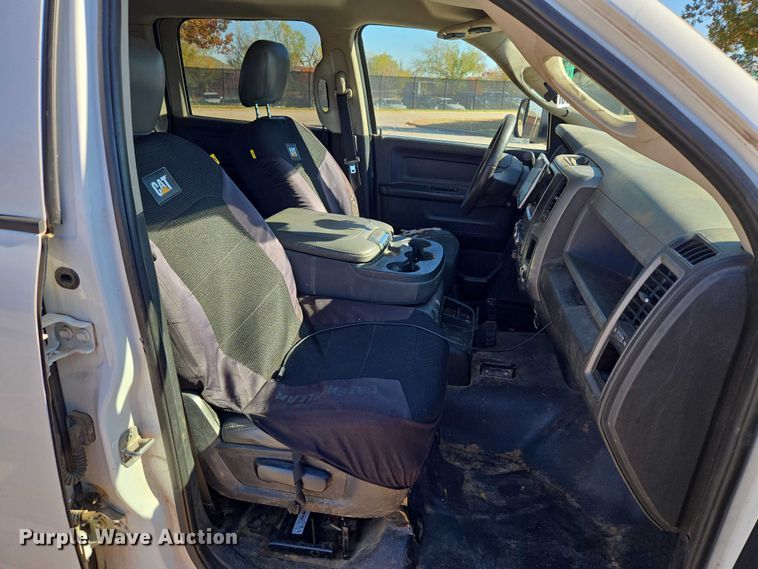 image for item ET5285 2013 RAM 2500 Crew Cab pickup truck