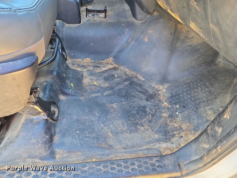 image for item ET5285 2013 RAM 2500 Crew Cab pickup truck