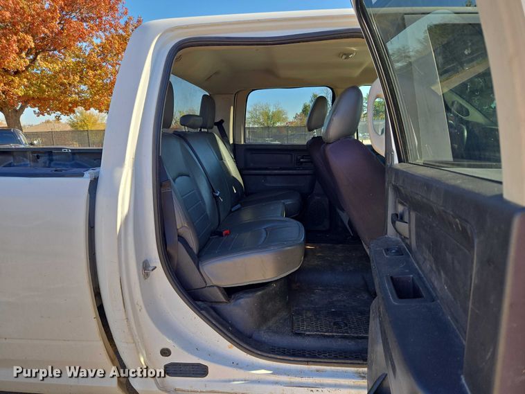 image for item ET5285 2013 RAM 2500 Crew Cab pickup truck