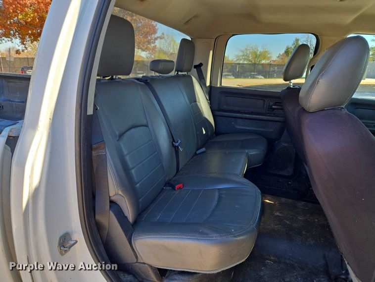 image for item ET5285 2013 RAM 2500 Crew Cab pickup truck