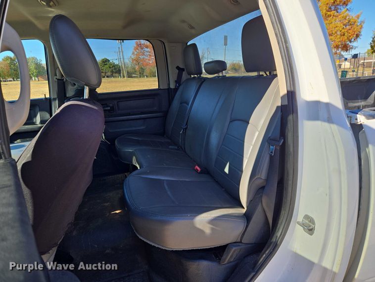 image for item ET5285 2013 RAM 2500 Crew Cab pickup truck