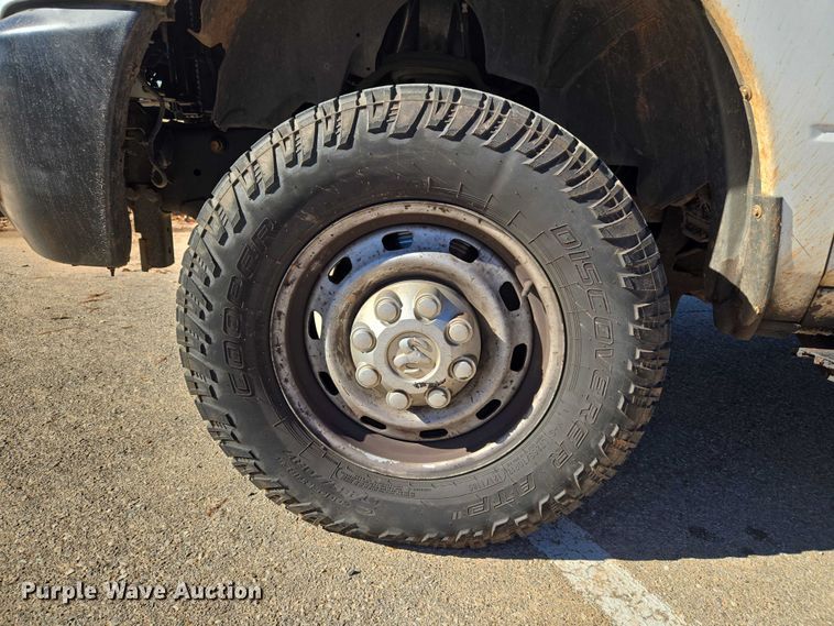 image for item ET5285 2013 RAM 2500 Crew Cab pickup truck