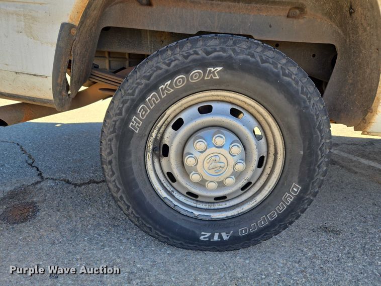 image for item ET5285 2013 RAM 2500 Crew Cab pickup truck