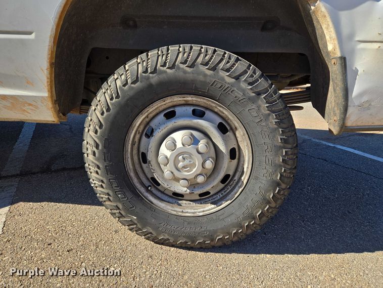 image for item ET5285 2013 RAM 2500 Crew Cab pickup truck