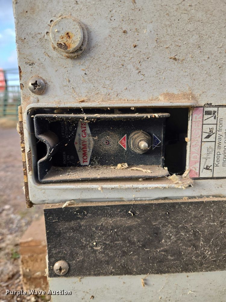 image for item ET5311 Tommy Gates CO. lift